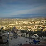 Cave House 게스트하우스 우치사르