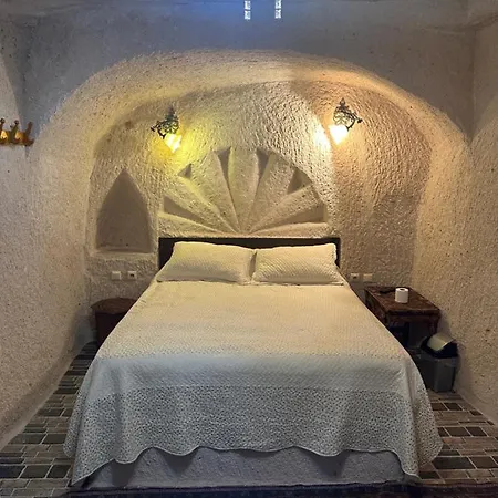Cave House ゲストハウス