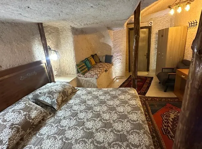 Cave House Casa de hóspedes 3*